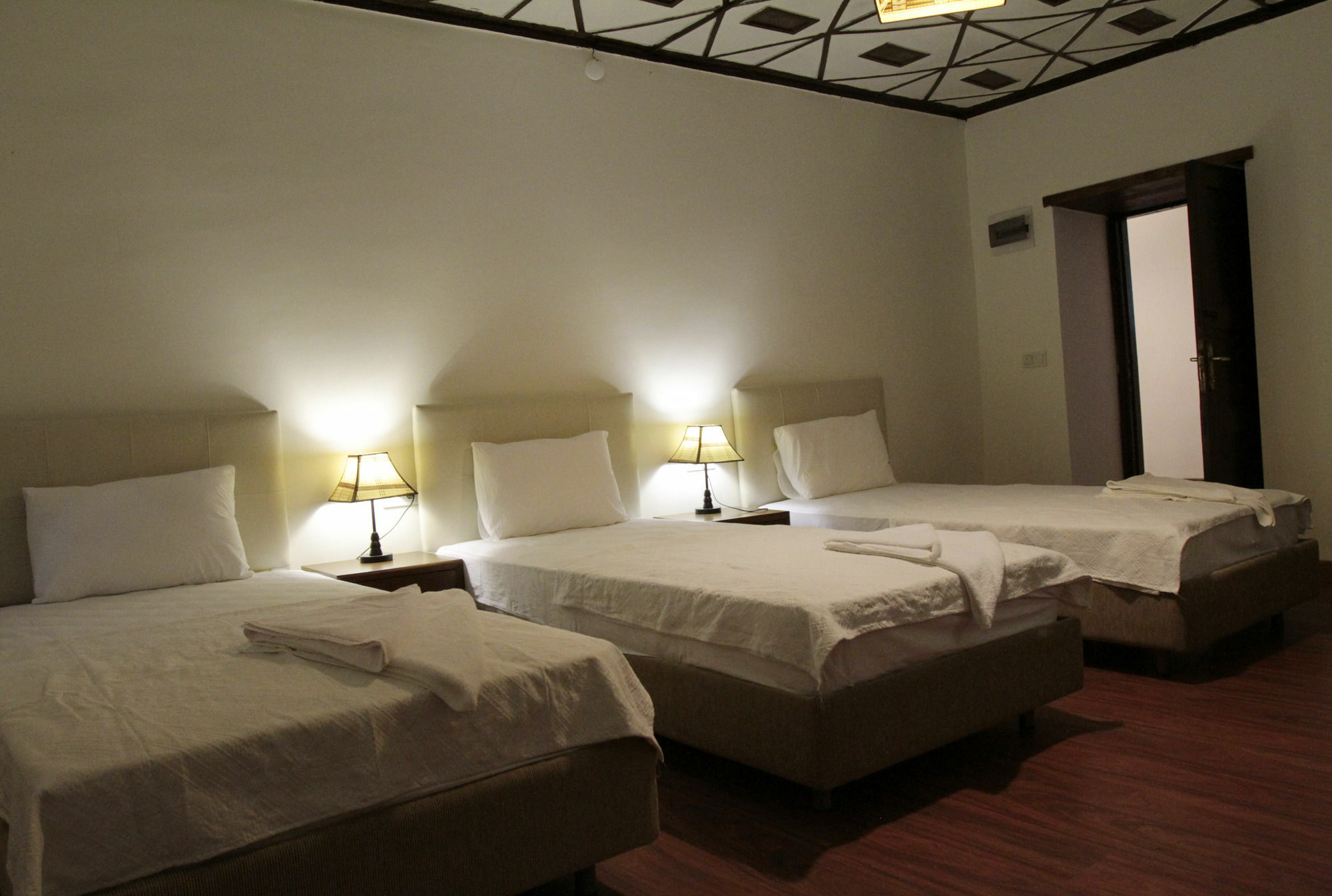 Kaleici Ozkavak Hotel อันตัลยา ภายนอก รูปภาพ